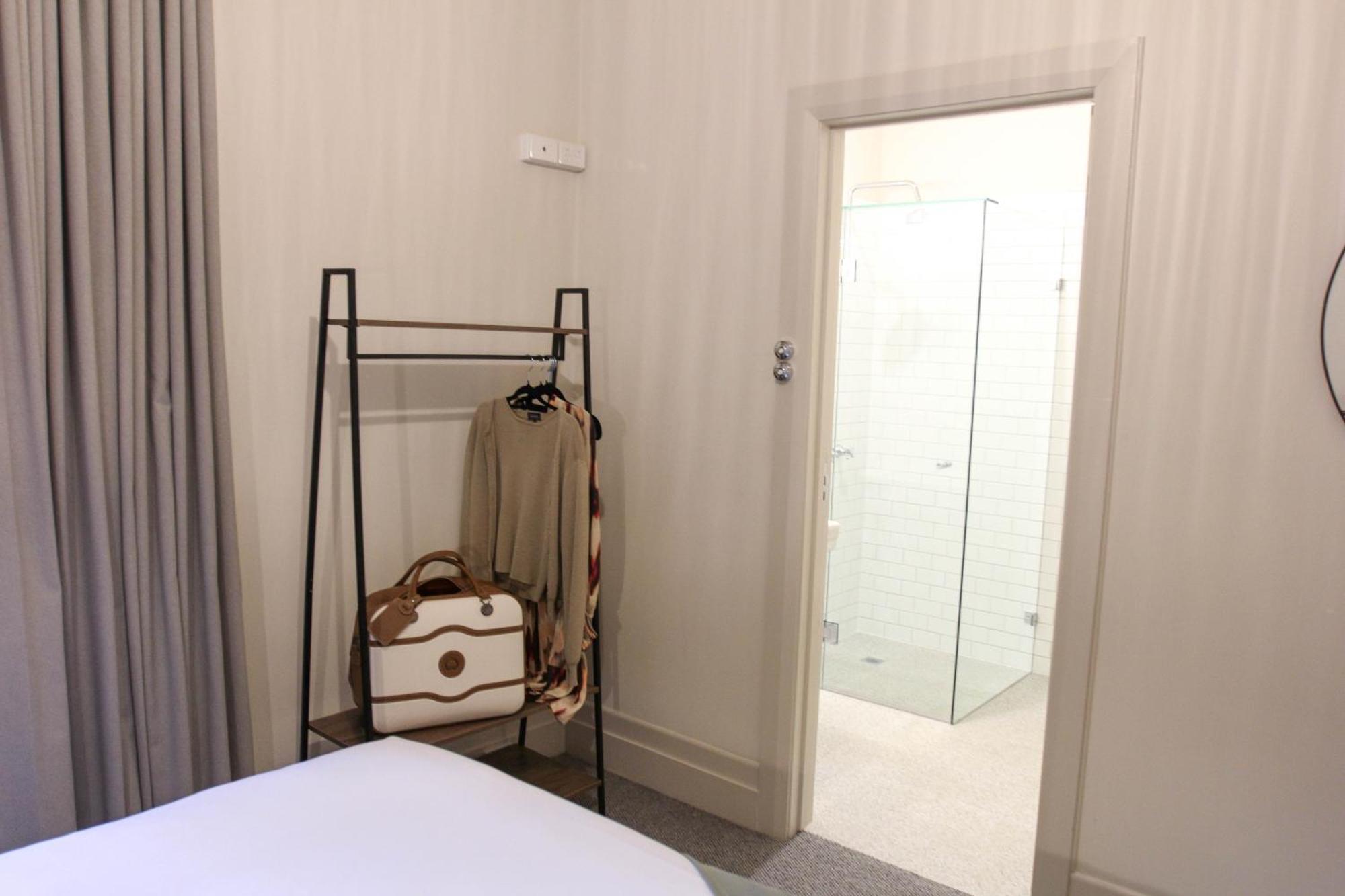 Alpine Hotel, Eat Drink Sleep Уорбертон Экстерьер фото