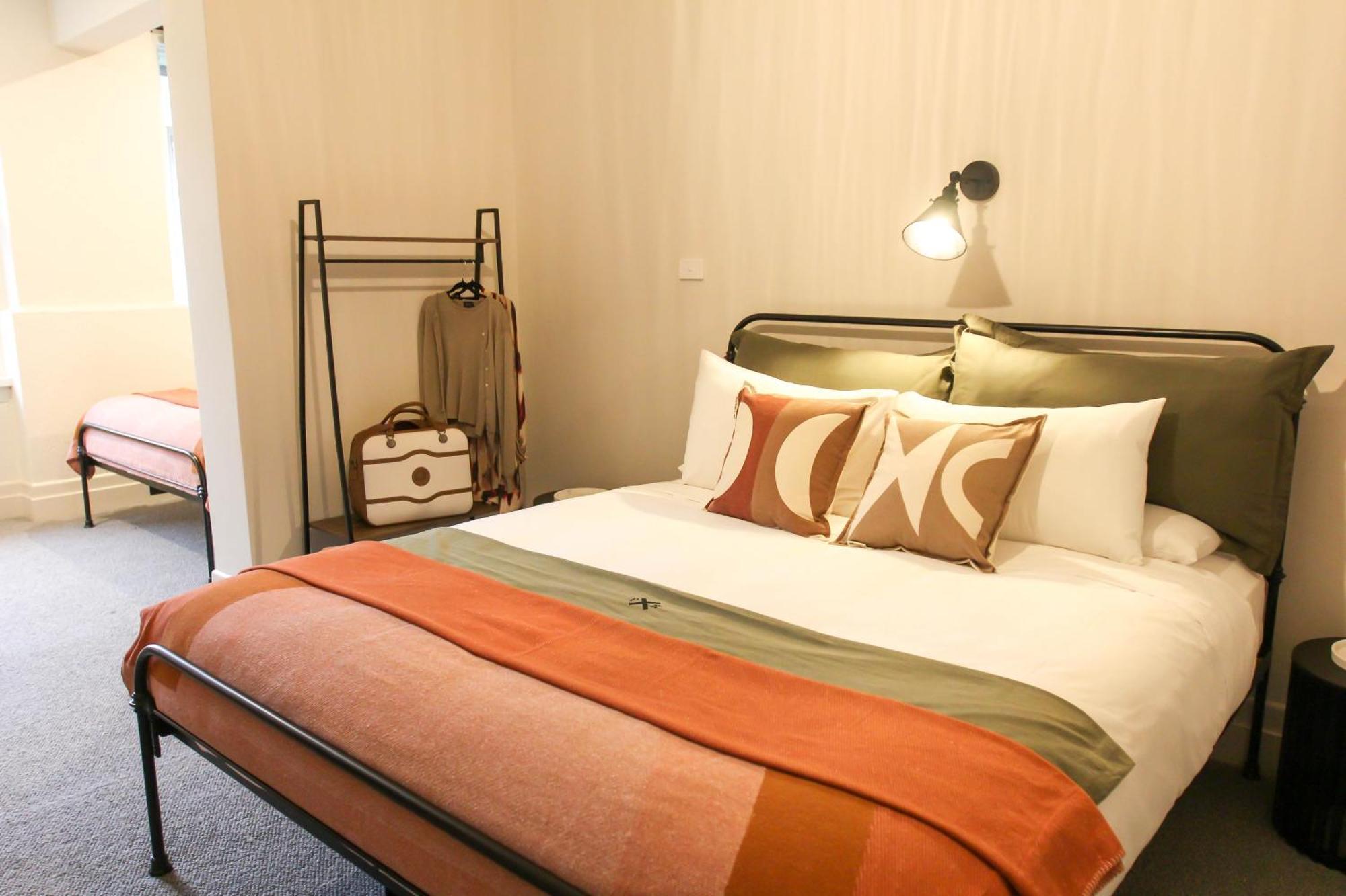 Alpine Hotel, Eat Drink Sleep Уорбертон Экстерьер фото